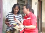 melakukan kampanye door to door untuk menyampaikan program unggulan Calon Presiden (Capres) dan Calon Wakil Presiden (Cawapres) nomor 3