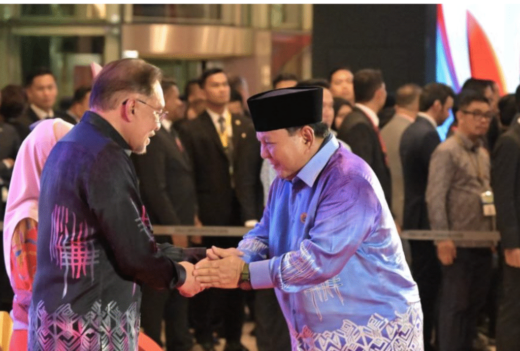 Presiden Republik Indonesia, Prabowo Subianto menghadiri gala dinner dalam rangka Konferensi Tingkat Tinggi (KTT) ke-46 ASEAN yang diselenggarakan Perdana Menteri (PM) Malaysia, Anwar Ibrahim selaku Ketua ASEAN 2025