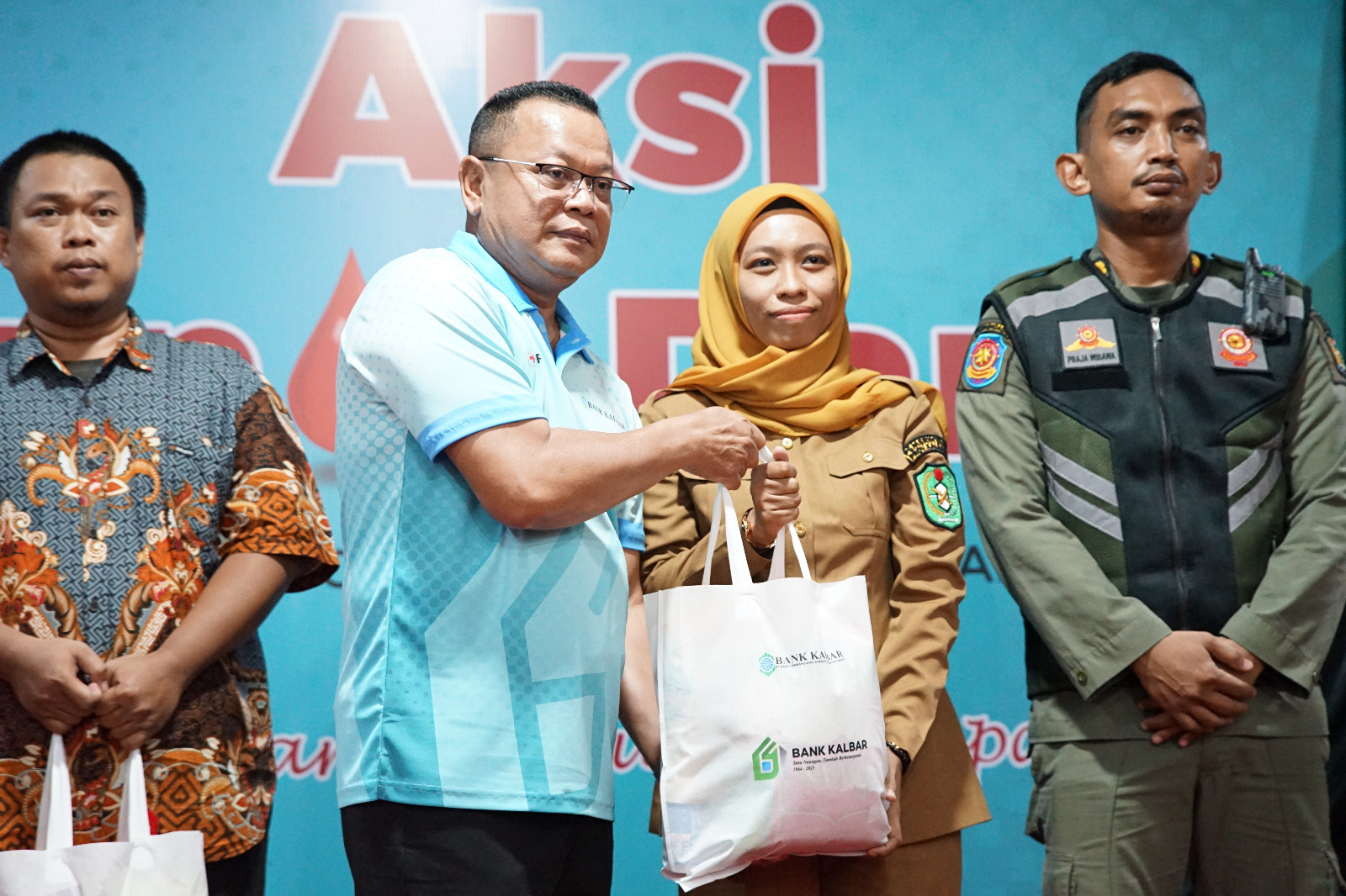 Aksi Peduli Sesama Bank Kalbar Adakan Donor Darah