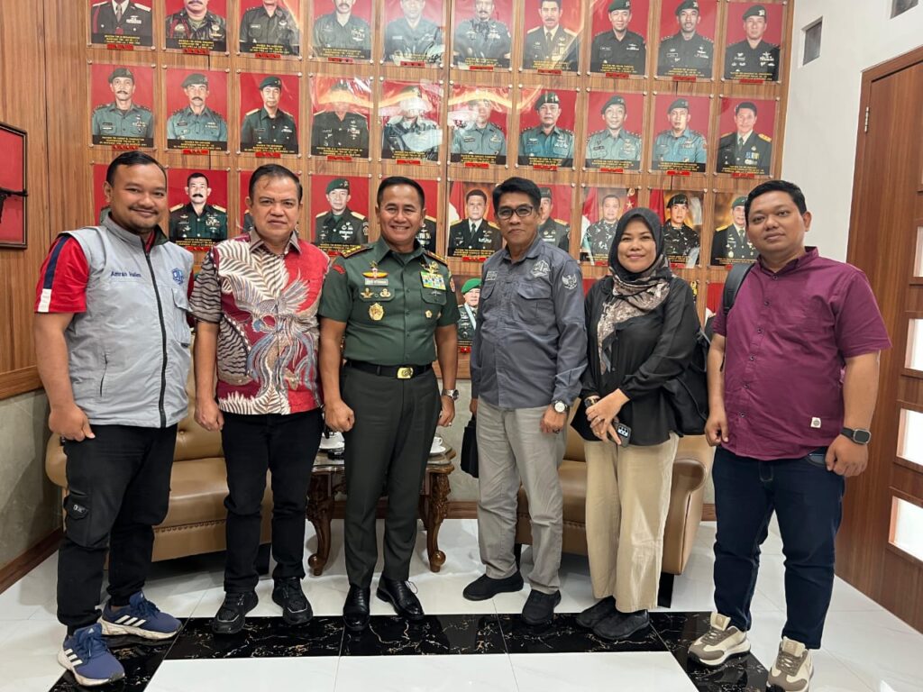 Pertemuan PJS dengan Pussenif TNI AD