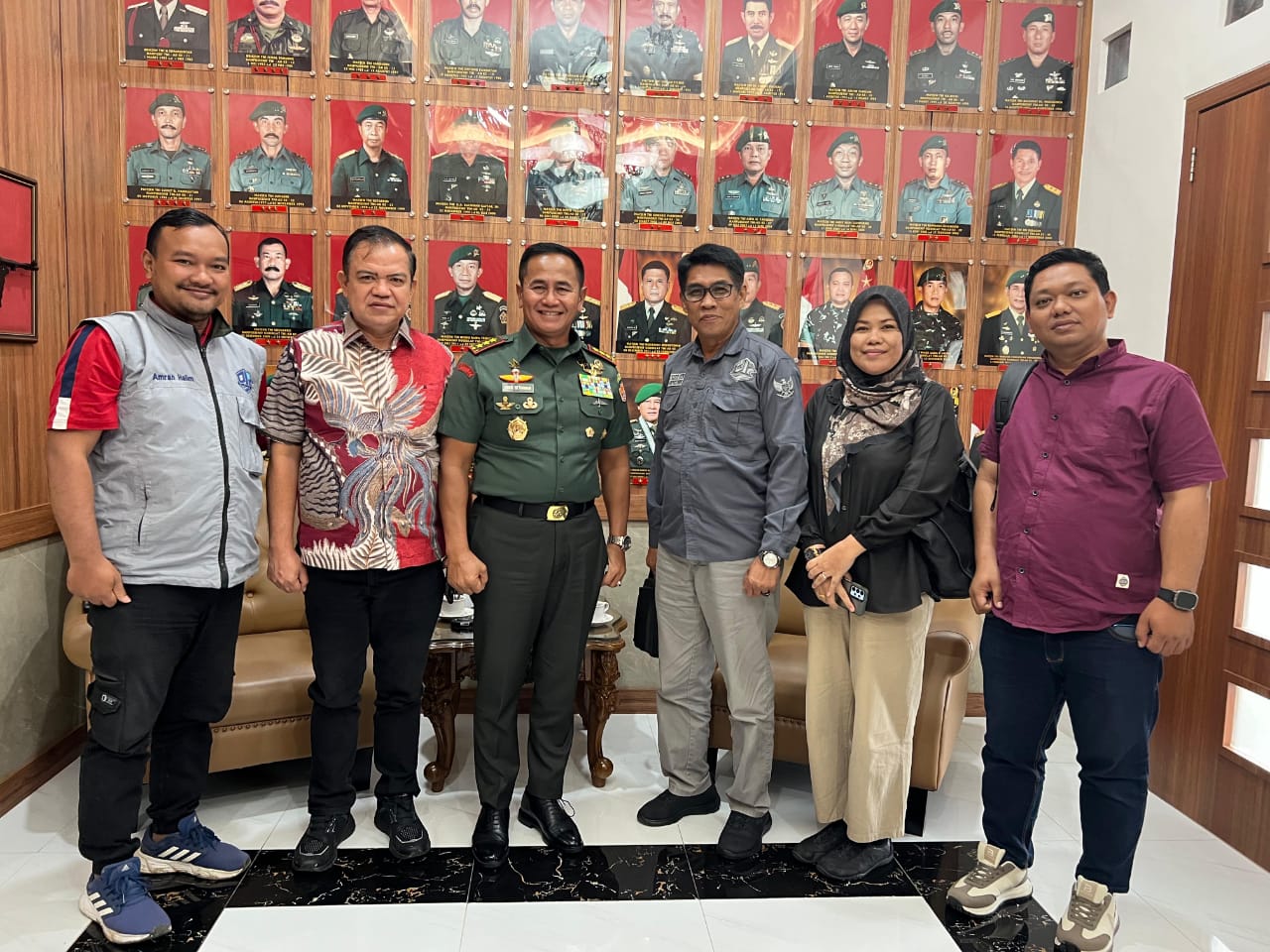 Pertemuan PJS dengan Pussenif TNI AD