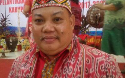 Drs. Yakobus Kumis, M,H