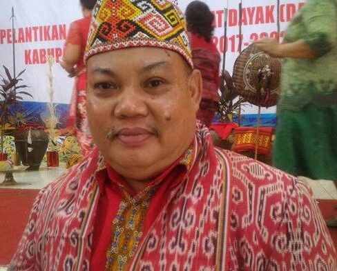 Drs. Yakobus Kumis, M,H