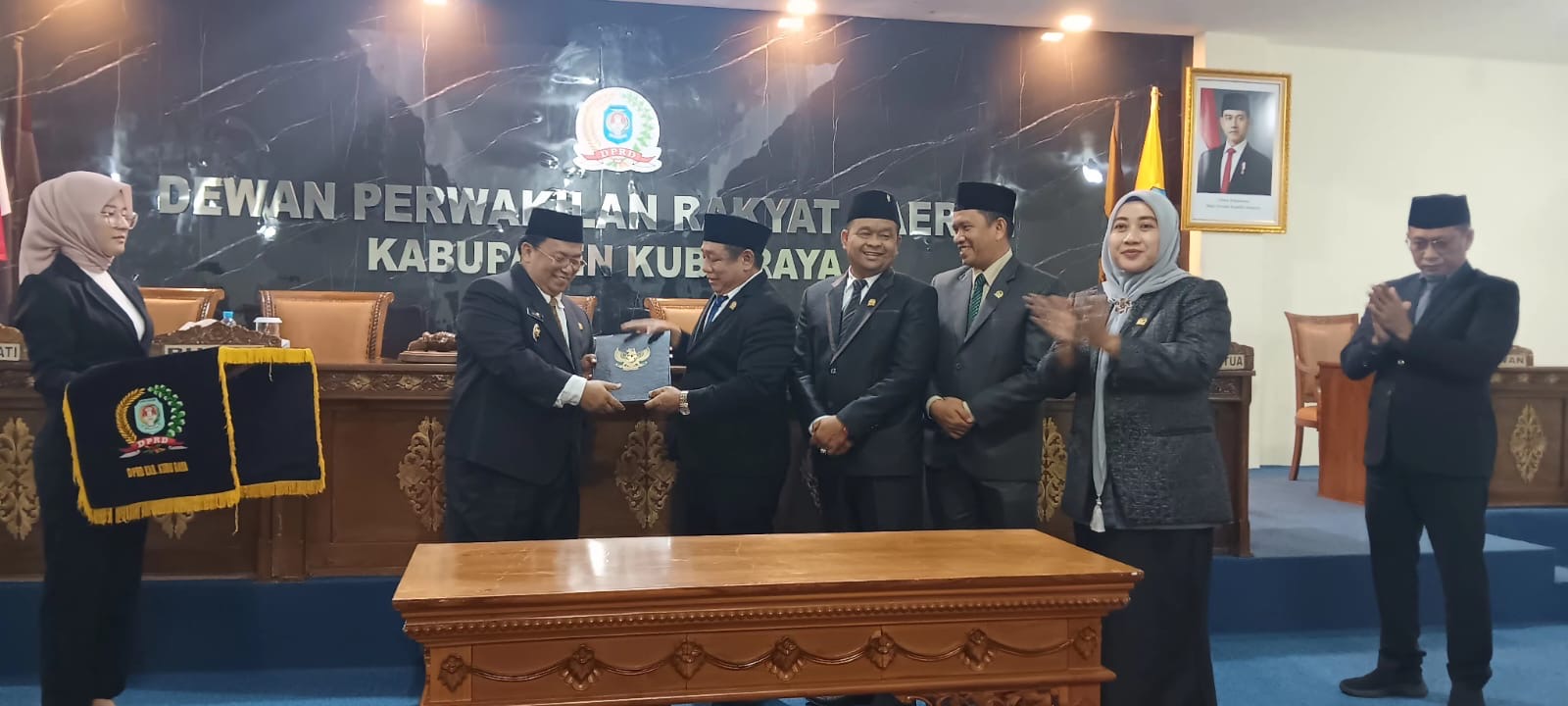 d0bff769-cf16-4f8e-a265-2547b36e7b3e