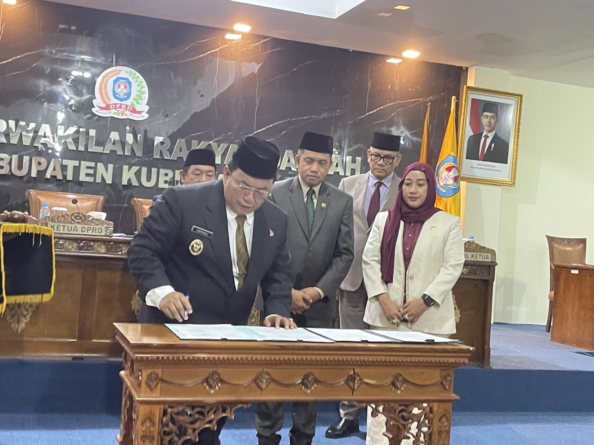 DPRD Kubu Raya Sahkan APBD 2026, Pendapatan Rp1,58 Triliun, Belanja Rp1 ...